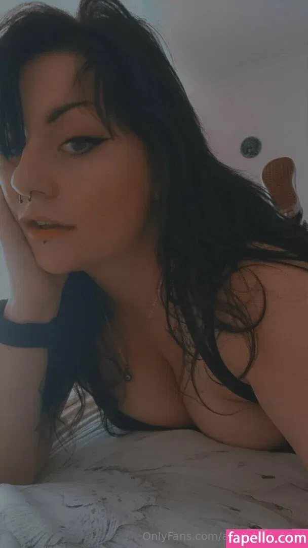 Alrighty_P3ach Onlyfans Photo Gallery 