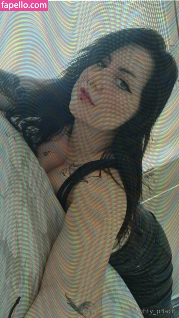 Alrighty_P3ach Onlyfans Photo Gallery 