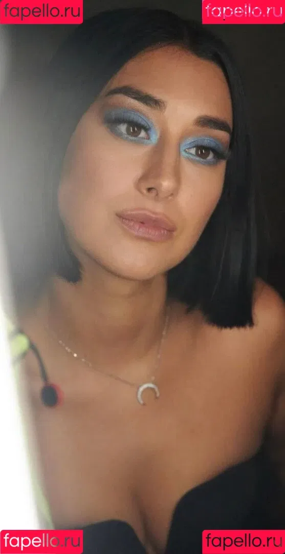 Elif Onlyfans Photo Gallery 