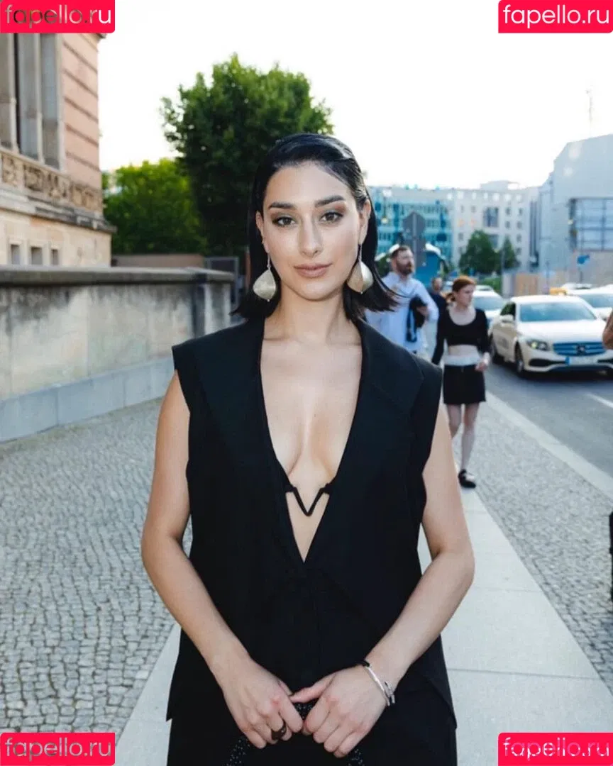 Elif Onlyfans Photo Gallery 