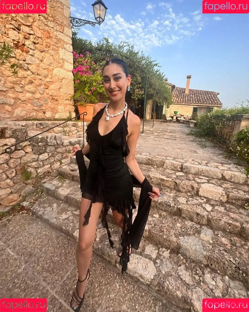 Elif Onlyfans Photo Gallery 