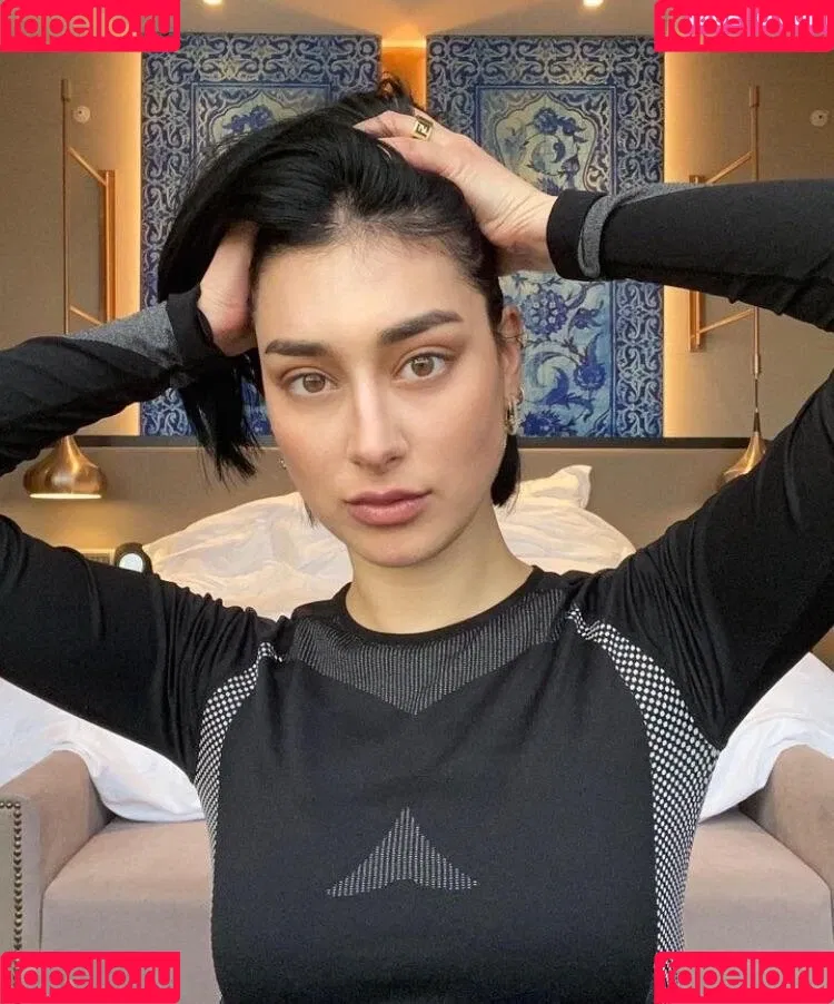 Elif Onlyfans Photo Gallery 