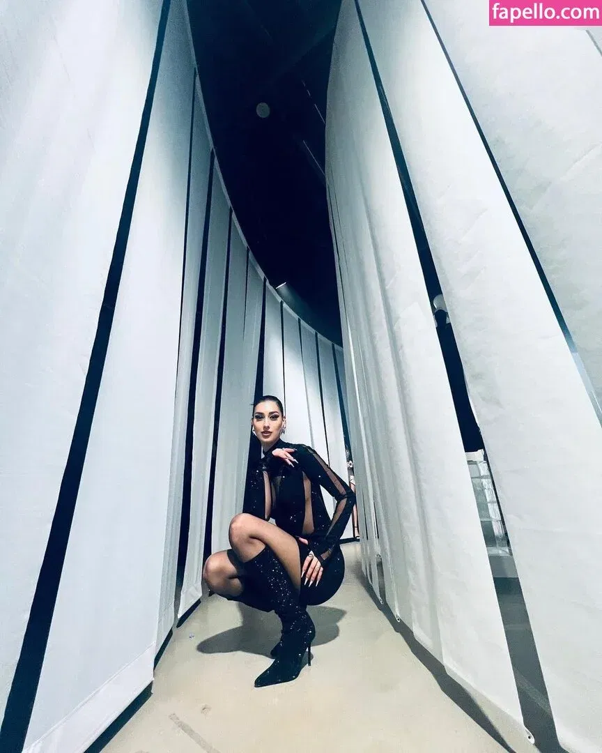 Elif Onlyfans Photo Gallery 