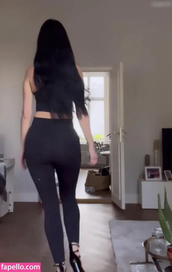 Elif Onlyfans Photo Gallery 