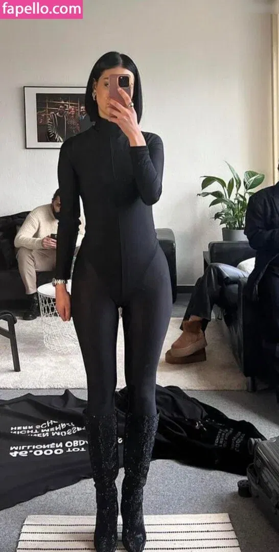 Elif Onlyfans Photo Gallery 