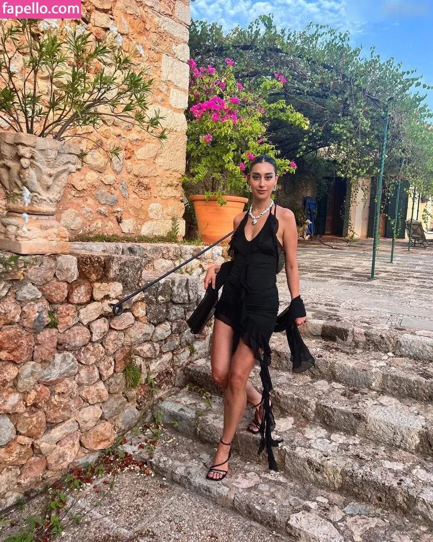 Elif Onlyfans Photo Gallery 