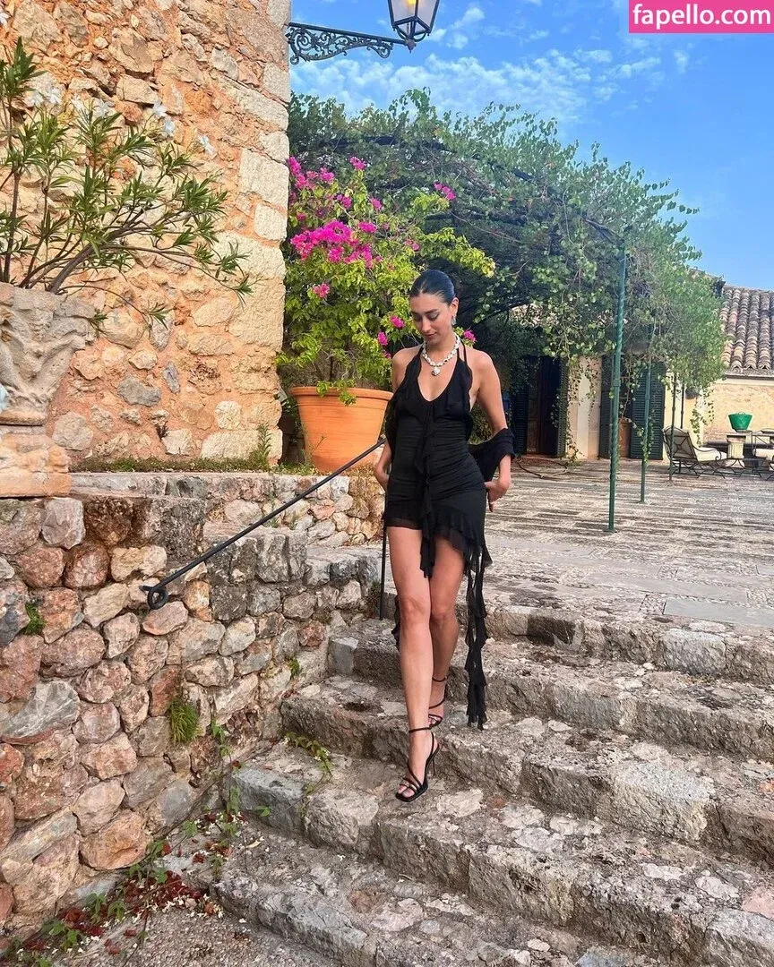 Elif Onlyfans Photo Gallery 