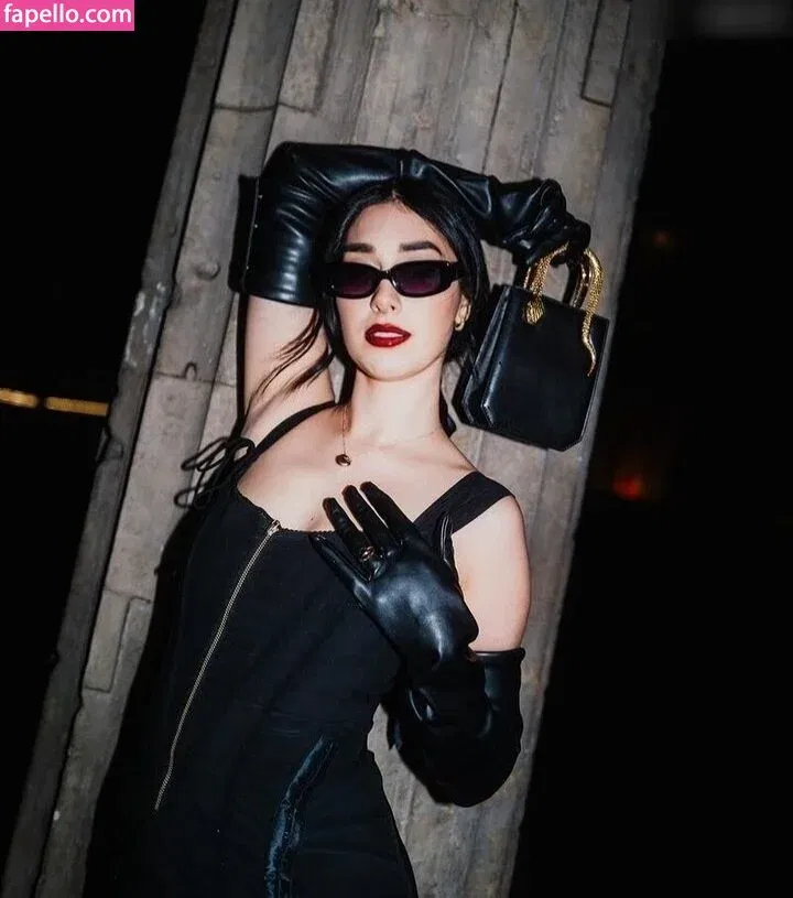 Elif Onlyfans Photo Gallery 