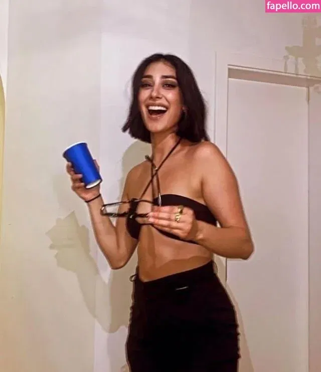 Elif Onlyfans Photo Gallery 