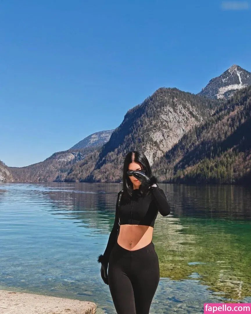 Elif Onlyfans Photo Gallery 