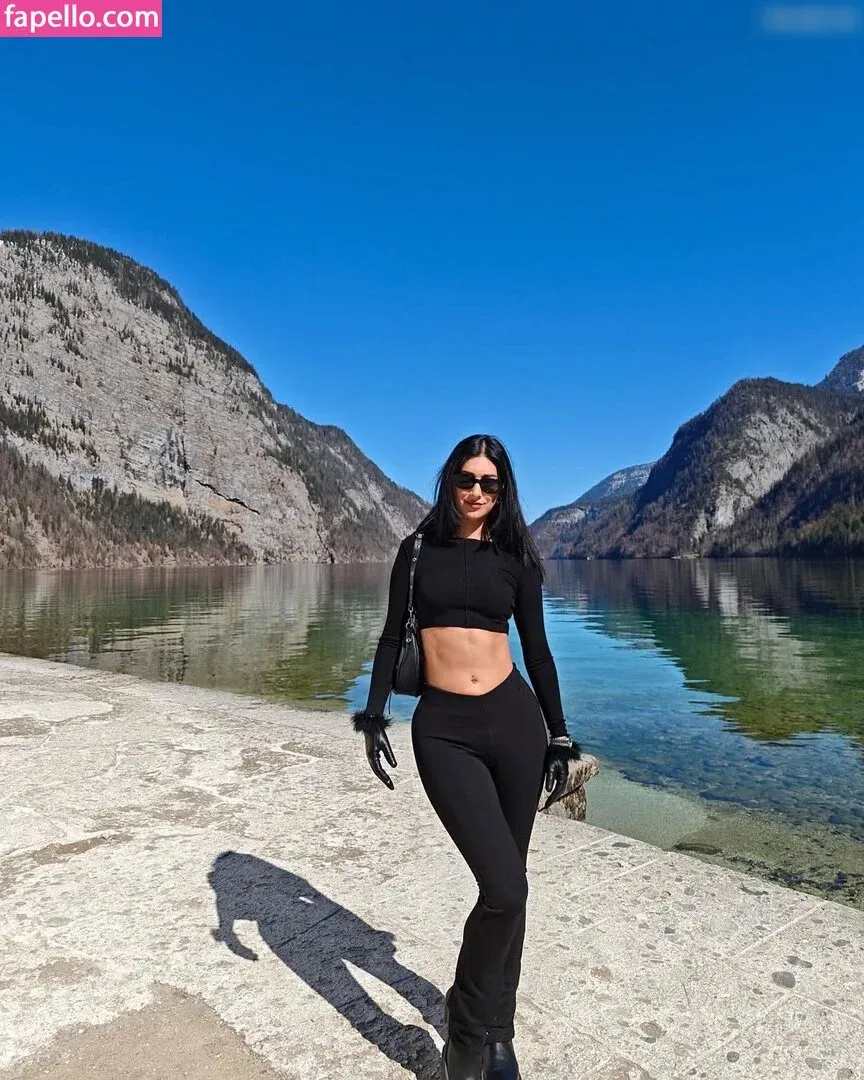 Elif Onlyfans Photo Gallery 