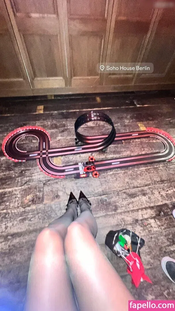 Elif Onlyfans Photo Gallery 