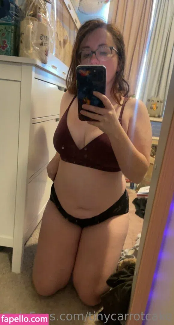 tinycarrotcake Onlyfans Photo Gallery 