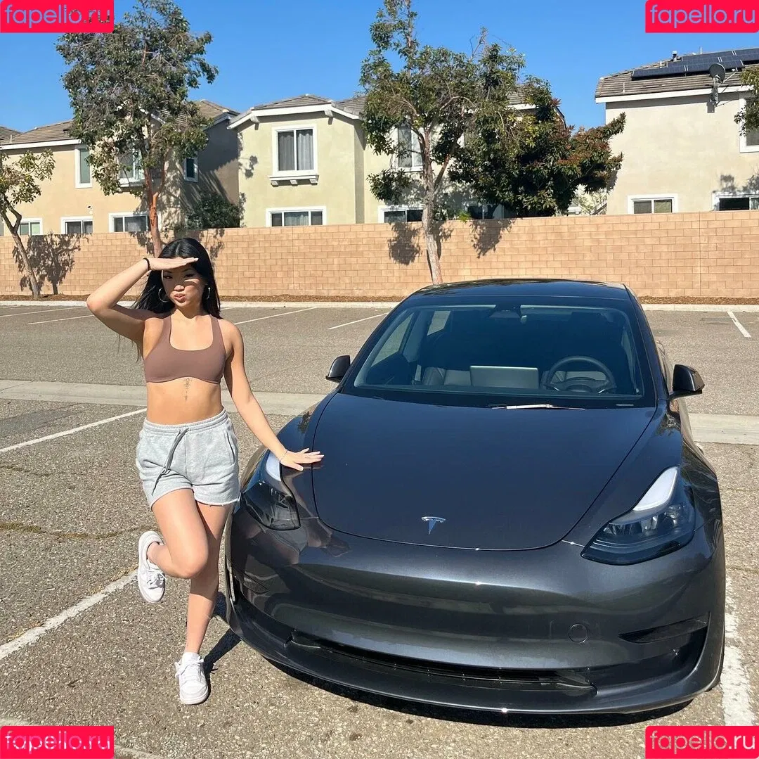 Maru Lee Onlyfans Photo Gallery 
