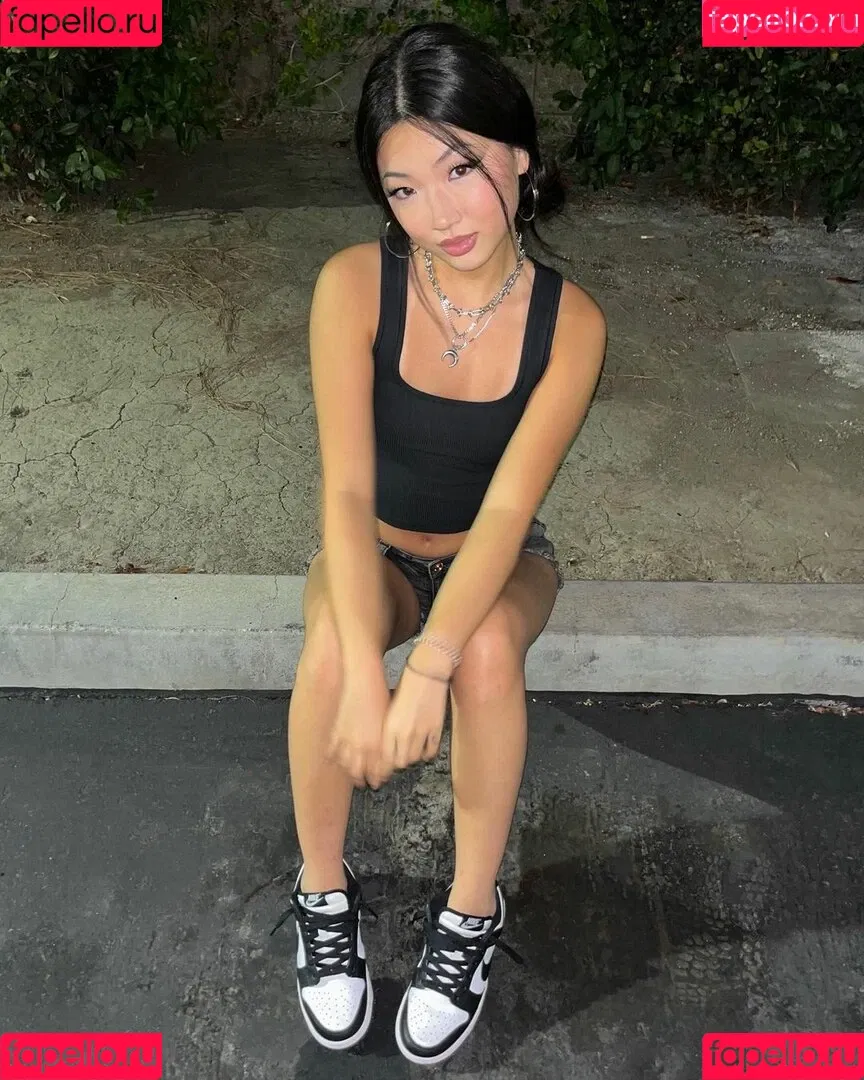 Maru Lee Onlyfans Photo Gallery 