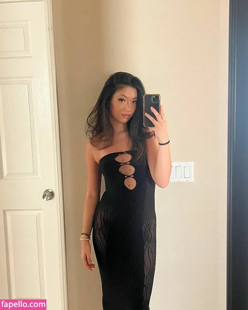 Maru Lee Onlyfans Photo Gallery 