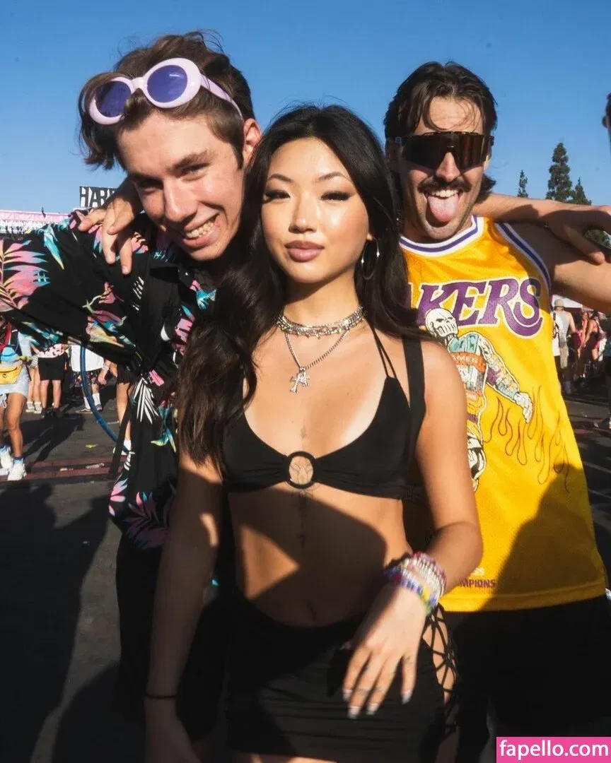 Maru Lee Onlyfans Photo Gallery 