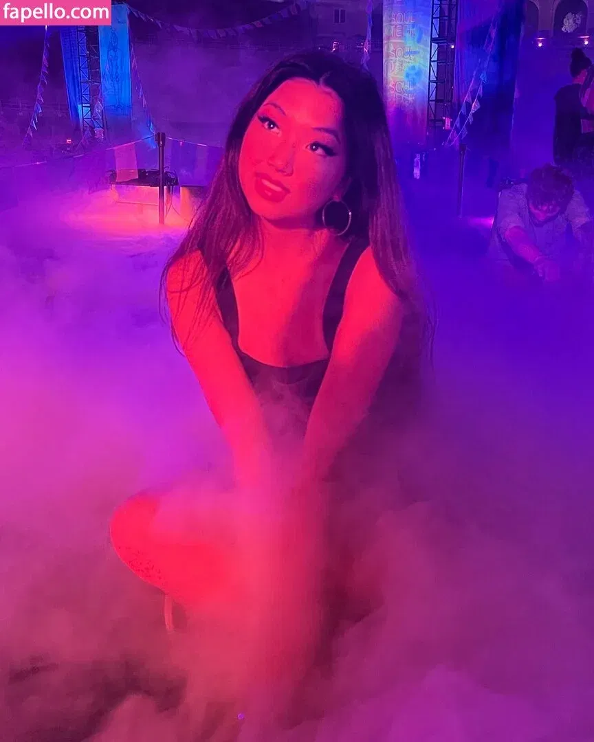 Maru Lee Onlyfans Photo Gallery 