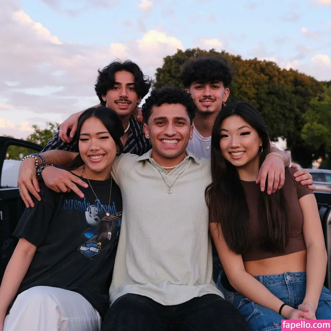 Maru Lee Onlyfans Photo Gallery 