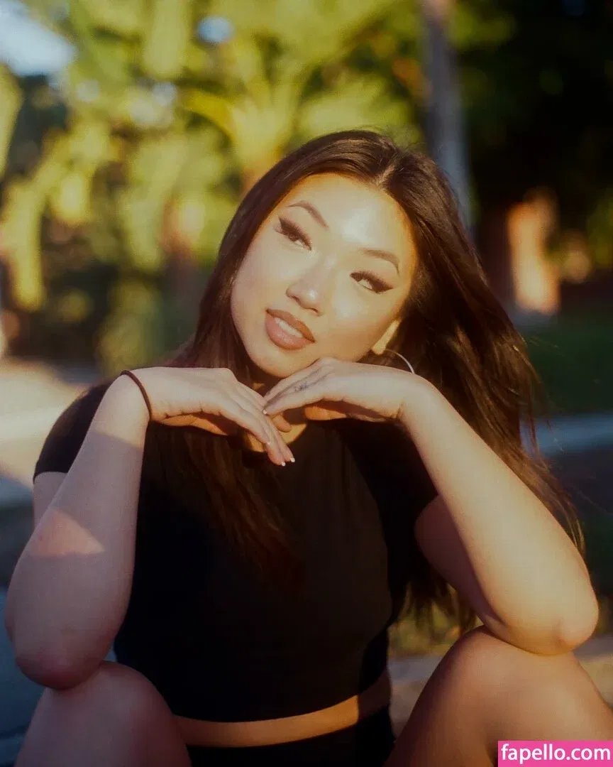 Maru Lee Onlyfans Photo Gallery 