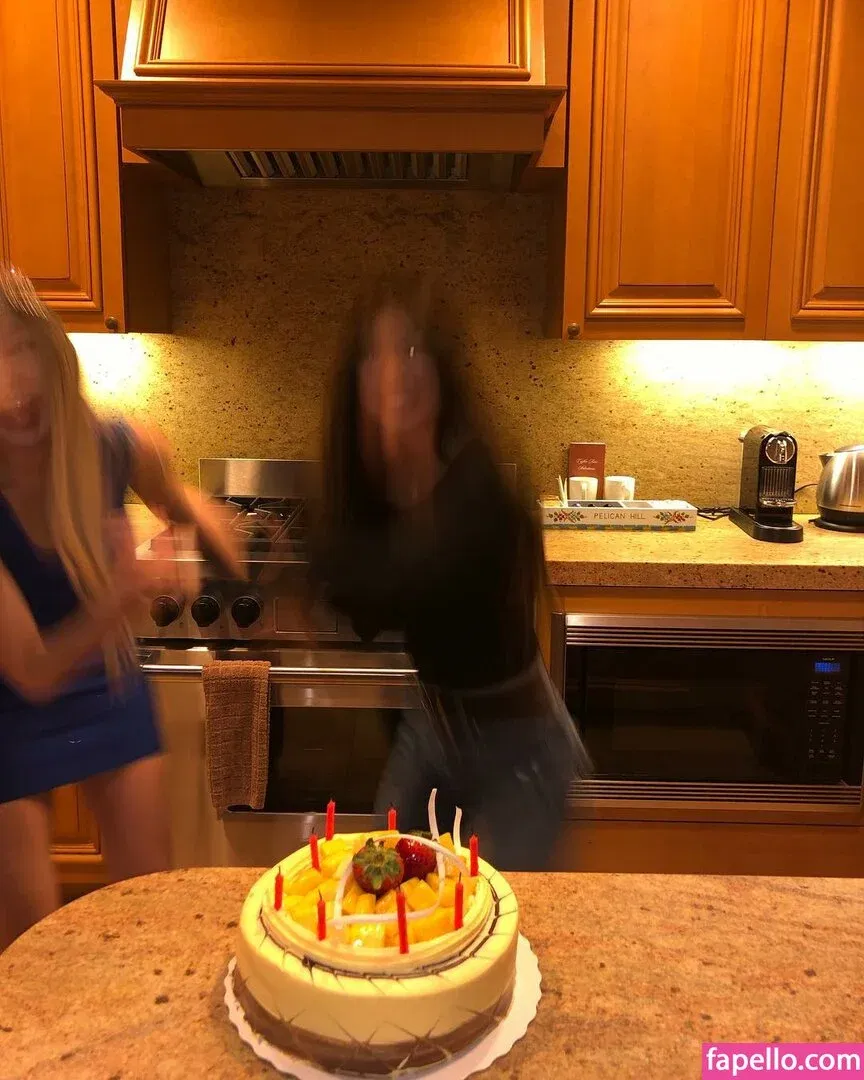 Maru Lee Onlyfans Photo Gallery 