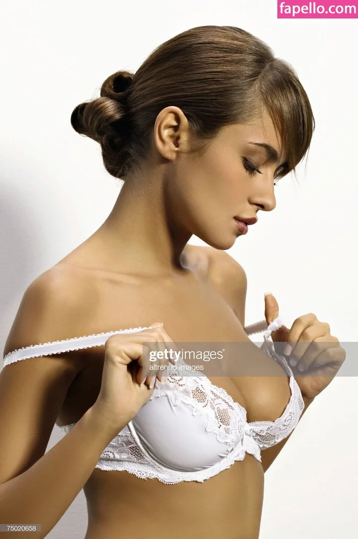 Natalia Siwiec Onlyfans Photo Gallery 