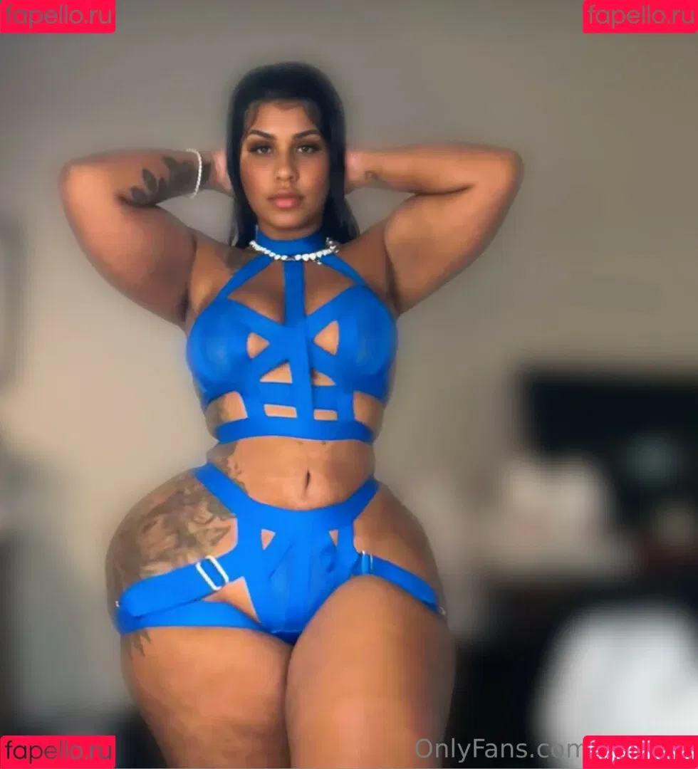 esmy_v Onlyfans Photo Gallery 
