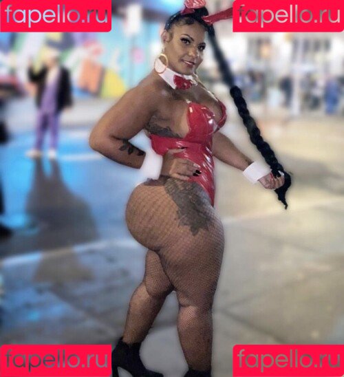 esmy_v Onlyfans Photo Gallery 