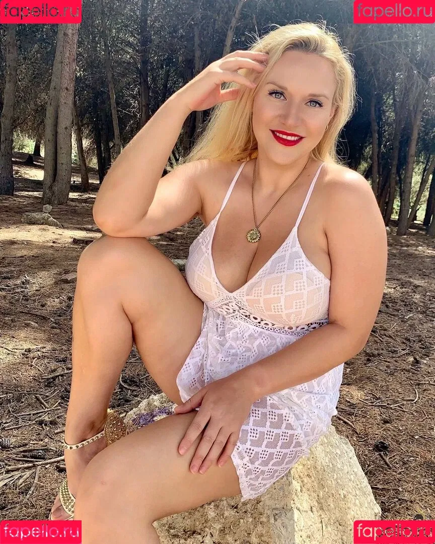 Dolly Fox Onlyfans Photo Gallery 