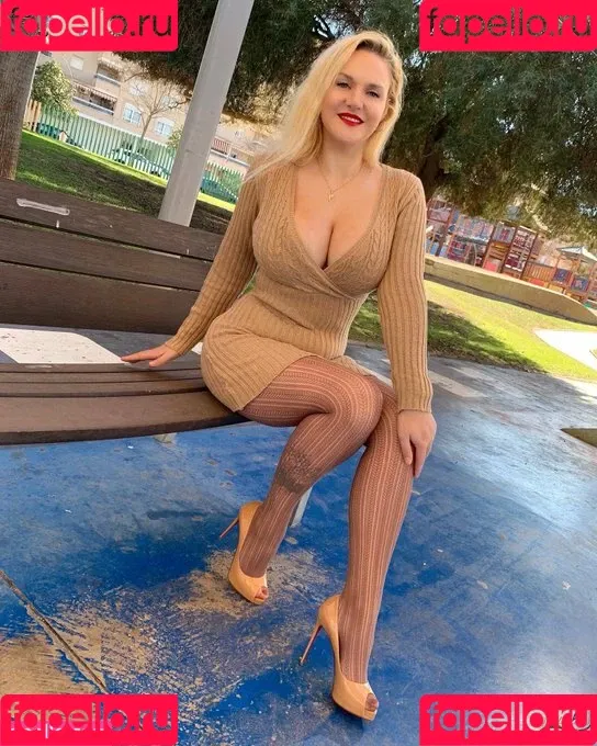 Dolly Fox Onlyfans Photo Gallery 