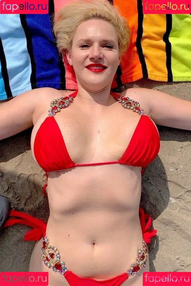 Dolly Fox Onlyfans Photo Gallery 