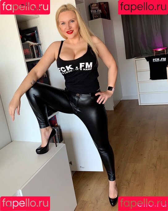 Dolly Fox Onlyfans Photo Gallery 