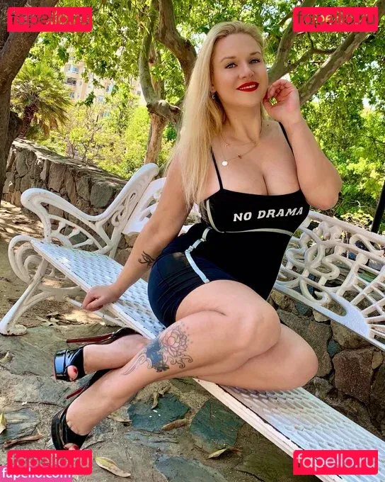 Dolly Fox Onlyfans Photo Gallery 