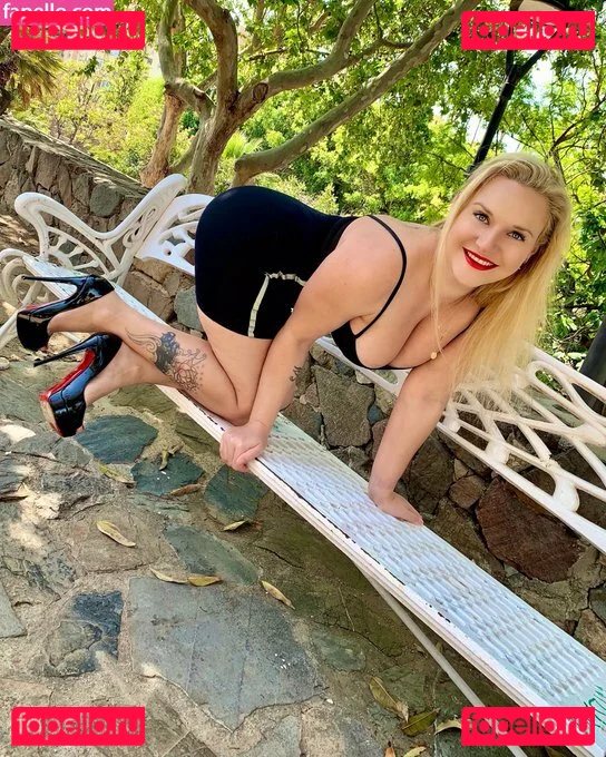 Dolly Fox Onlyfans Photo Gallery 