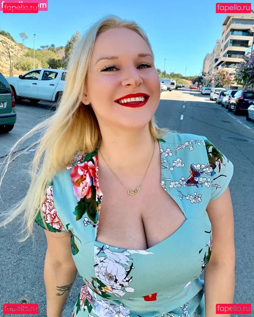 Dolly Fox Onlyfans Photo Gallery 