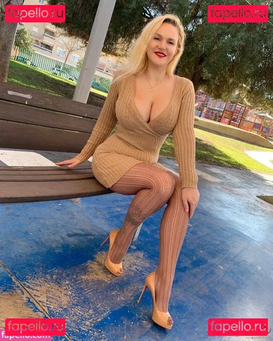 Dolly Fox Onlyfans Photo Gallery 