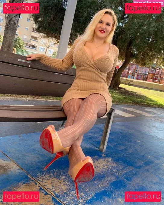 Dolly Fox Onlyfans Photo Gallery 