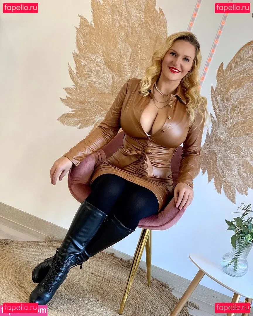 Dolly Fox Onlyfans Photo Gallery 