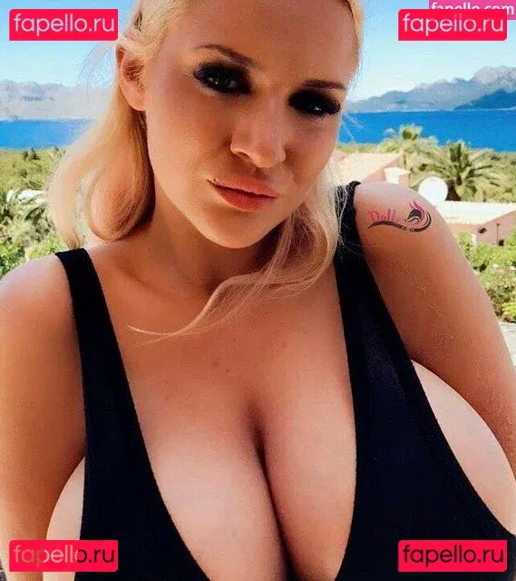 Dolly Fox Onlyfans Photo Gallery 