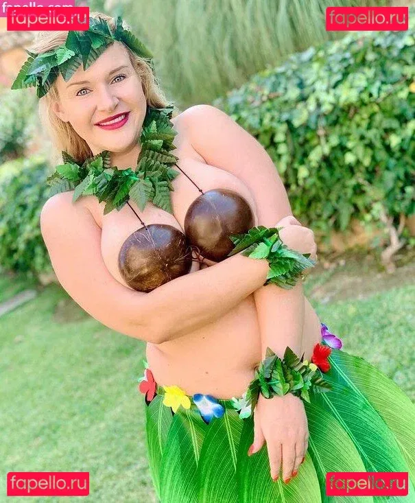 Dolly Fox Onlyfans Photo Gallery 