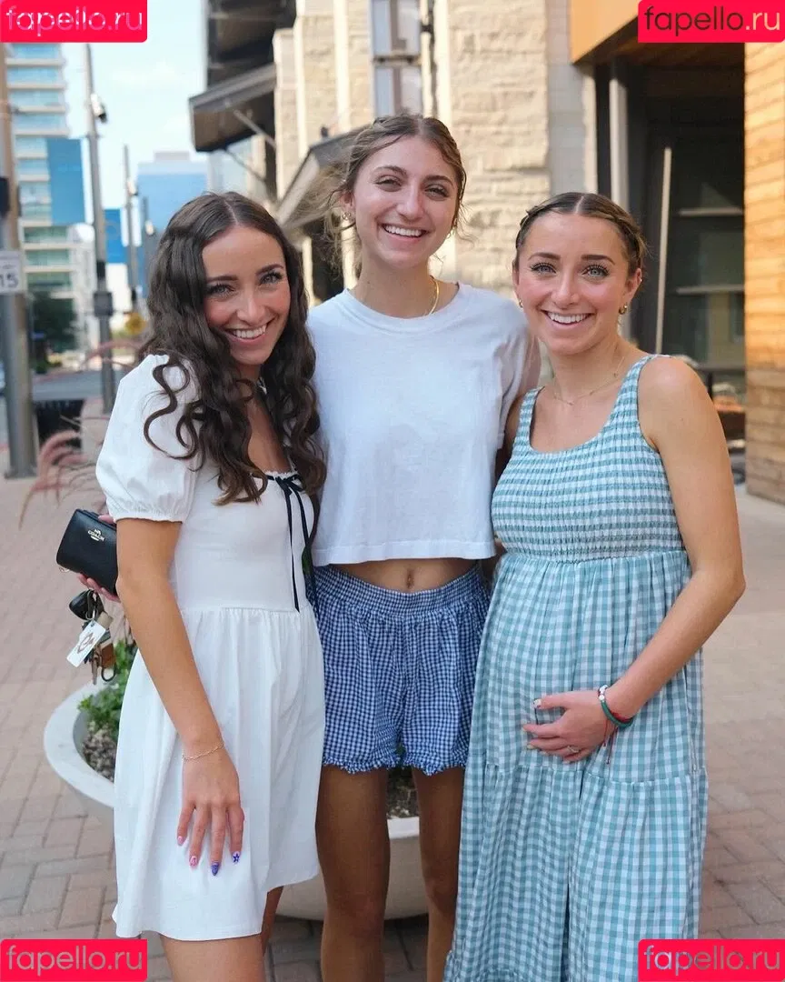 Brooklyn And Bailey Onlyfans Photo Gallery 