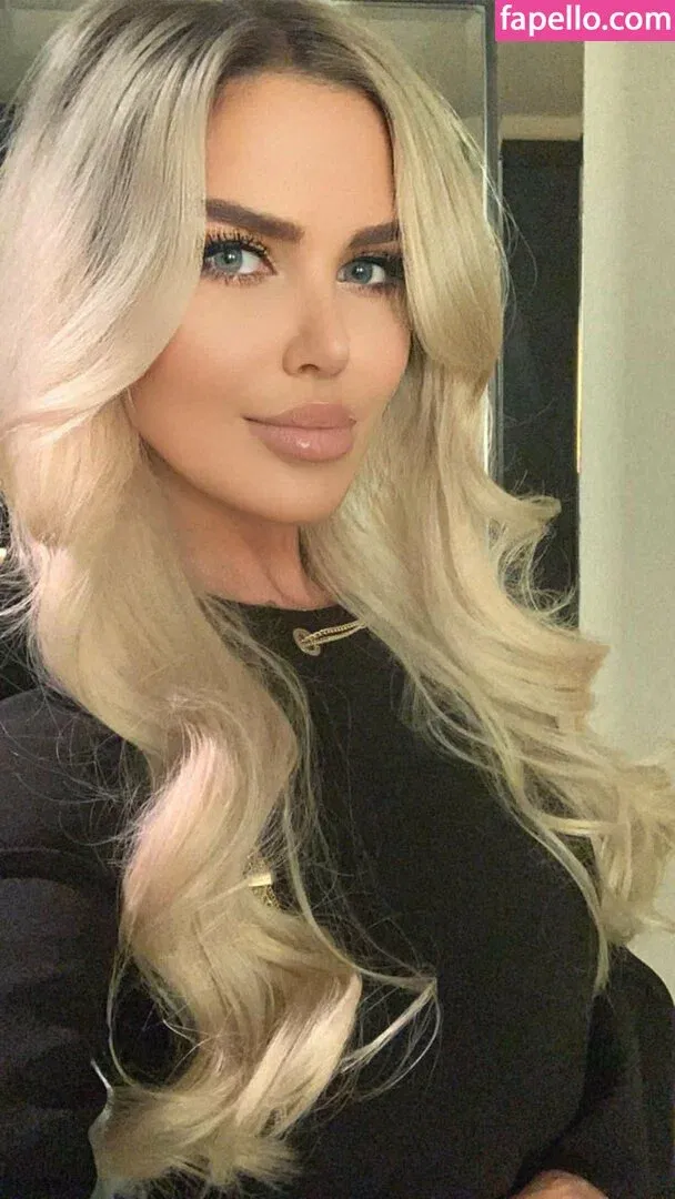 Elisa Bethann Onlyfans Photo Gallery 