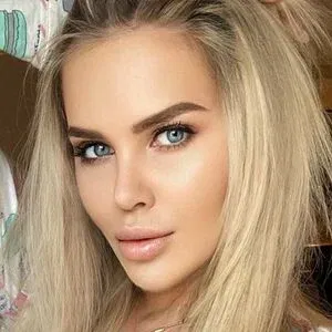 Elisa Bethann Onlyfans Photo Gallery 