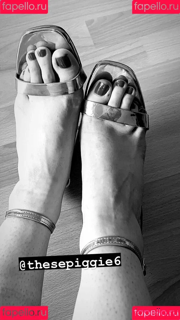 theselilpiggie6 Onlyfans Photo Gallery 