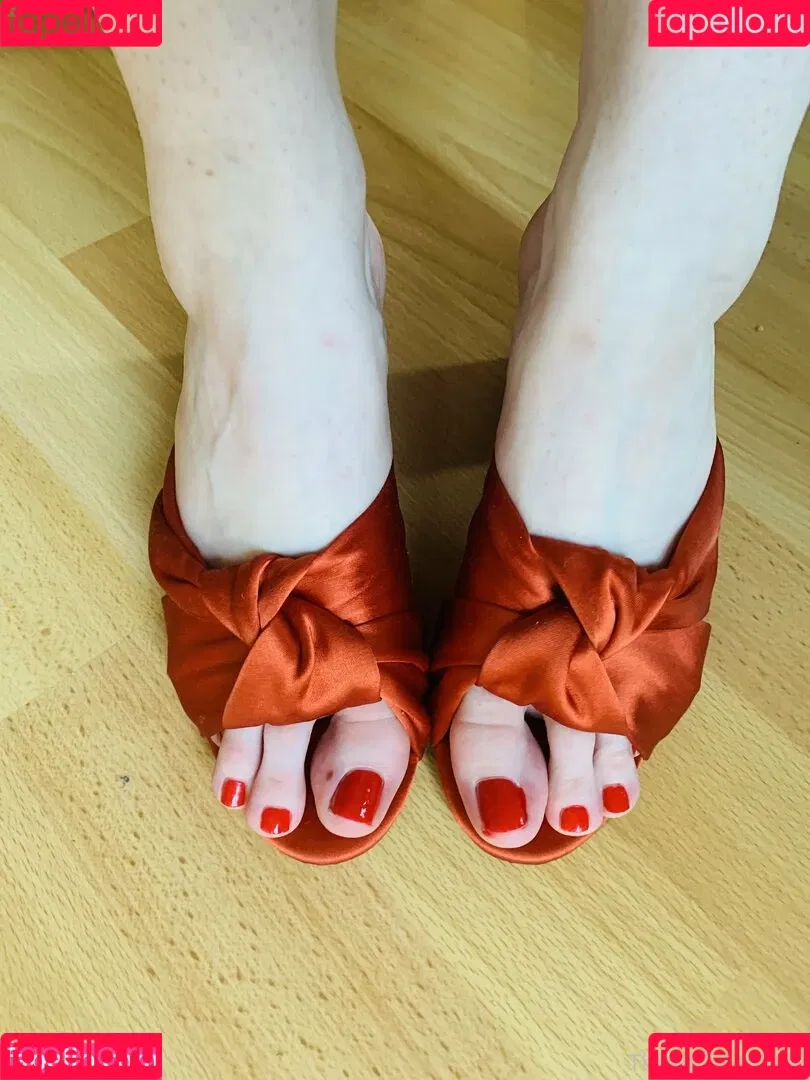 theselilpiggie6 Onlyfans Photo Gallery 