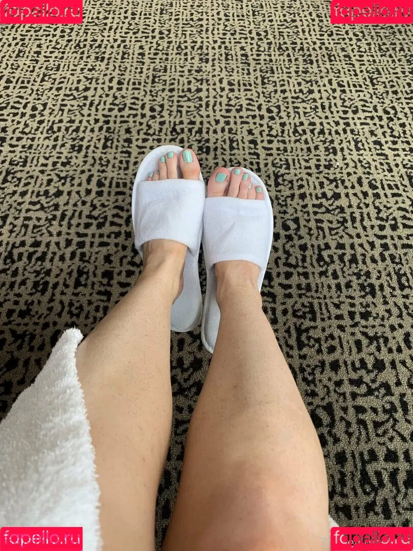 theselilpiggie6 Onlyfans Photo Gallery 