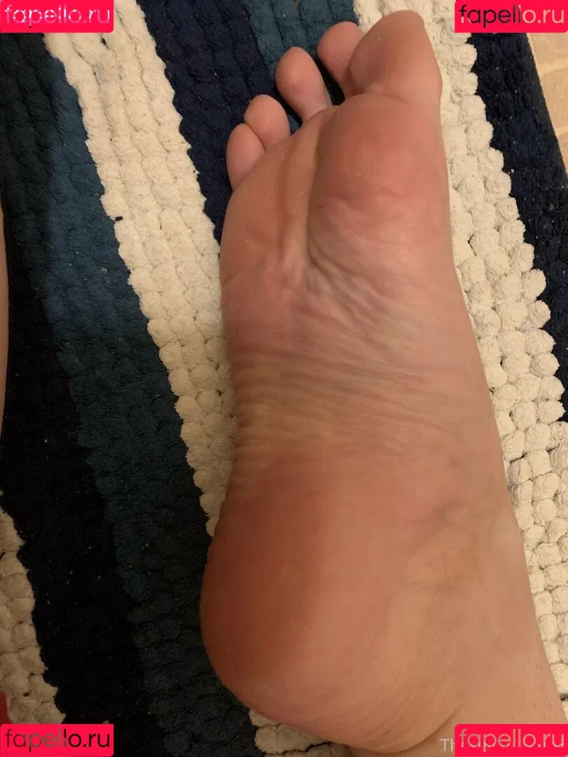 theselilpiggie6 Onlyfans Photo Gallery 