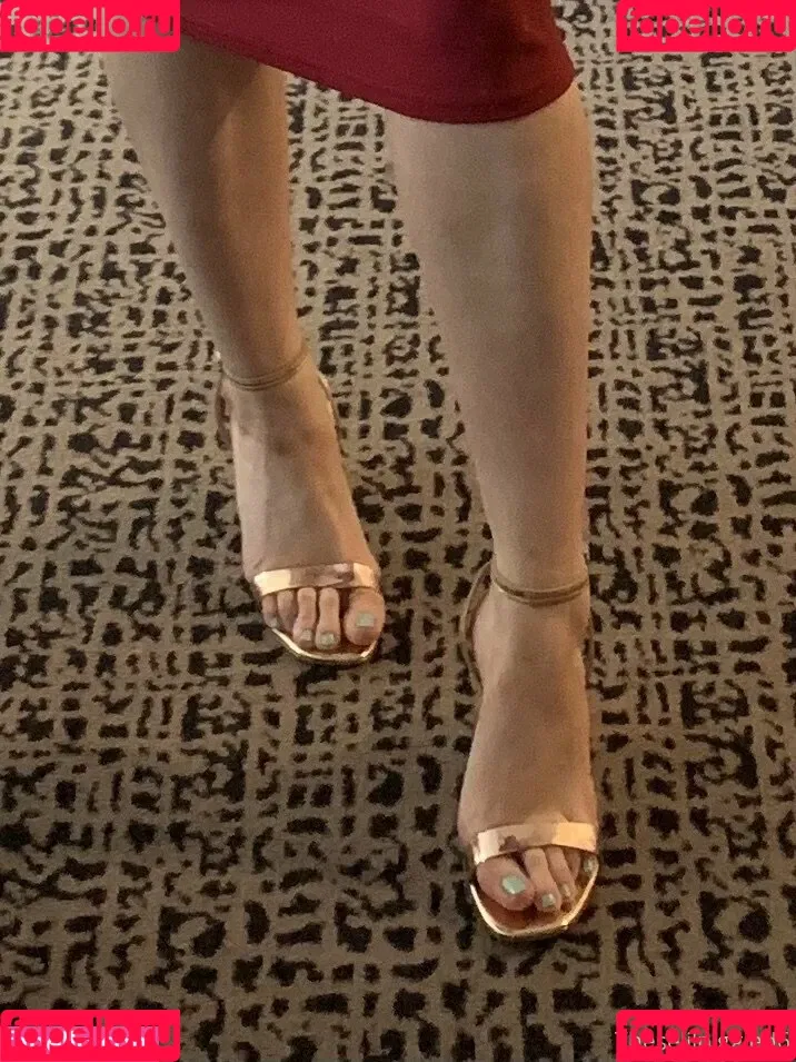 theselilpiggie6 Onlyfans Photo Gallery 