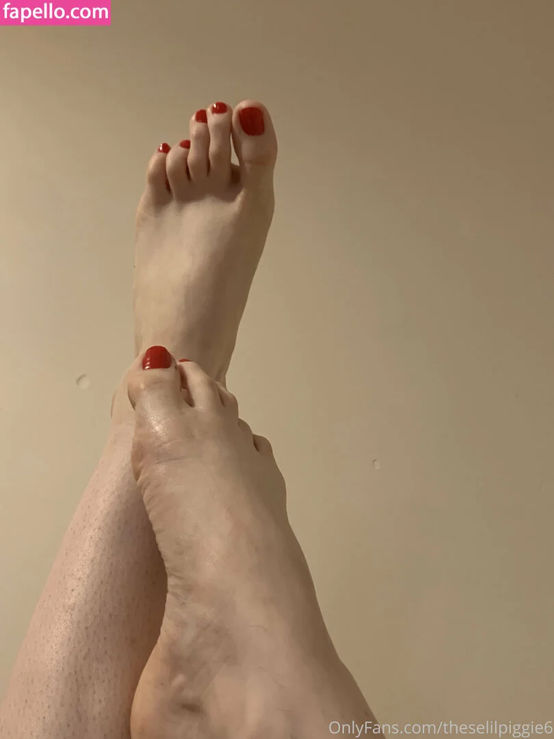 theselilpiggie6 Onlyfans Photo Gallery 