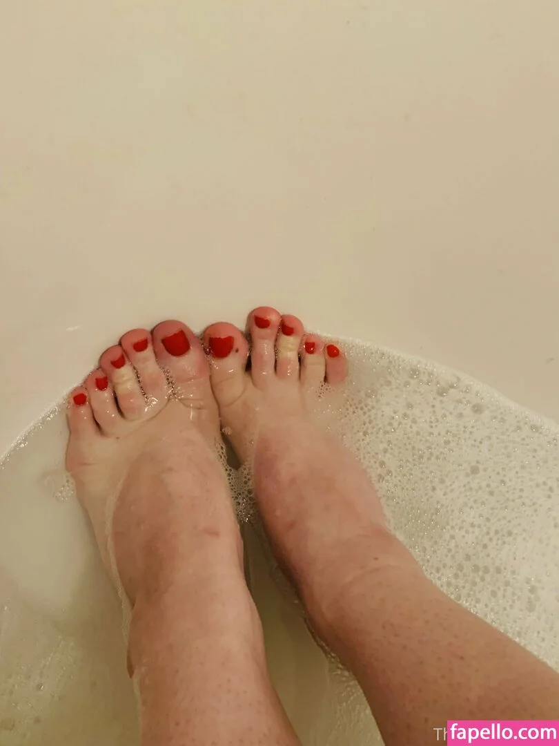 theselilpiggie6 Onlyfans Photo Gallery 